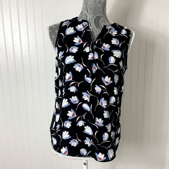 Ann Taylor Tops - Ann Taylor sleeveless blouse